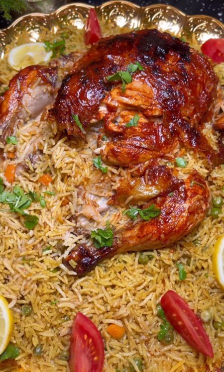 دجاجة محشية مع رز